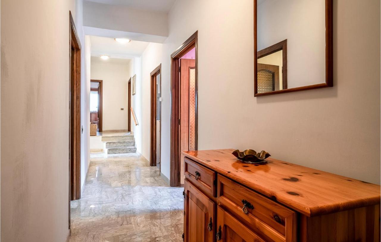 Ferienhaus 3 Bedroom Awesome In Scurcola Marsicana
